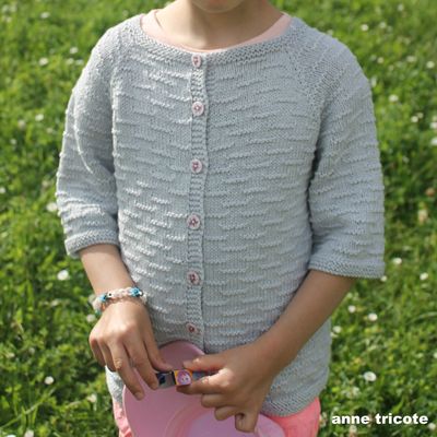 un cardigan fille Nalu pour les beaux jours