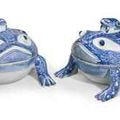 A pair of Chinese Export blue and white frog boxes and covers