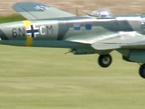 Le bombardier allemand bimoteur Heinkel 111 de la seconde guerre mondiale.