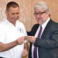 LA MÉDAILLE DE LA VILLE D’HIRSON POUR PASCAL CLAPETTE, COMMANDANT DE LA BRIGADE DE PRÉVENTION DE LA DÉLINQUANCE JUVÉNILE.
