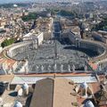 Un visiteur du Vatican A visitor from Vatican