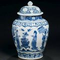 A fine large blue and white baluster jar and cover - Kangxi