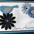 Carte d'anniversaire "nature" avec effet bois, oiseau et fleurs en bleu et blanc