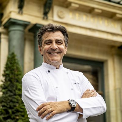 Le Pavillon Ledoyen dévoile un Menu Historique en présence du Chef Yannick Alléno et de Stéphane Bern - le 29 mai 2024 -