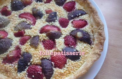 Tarte, figue, fraise et amande