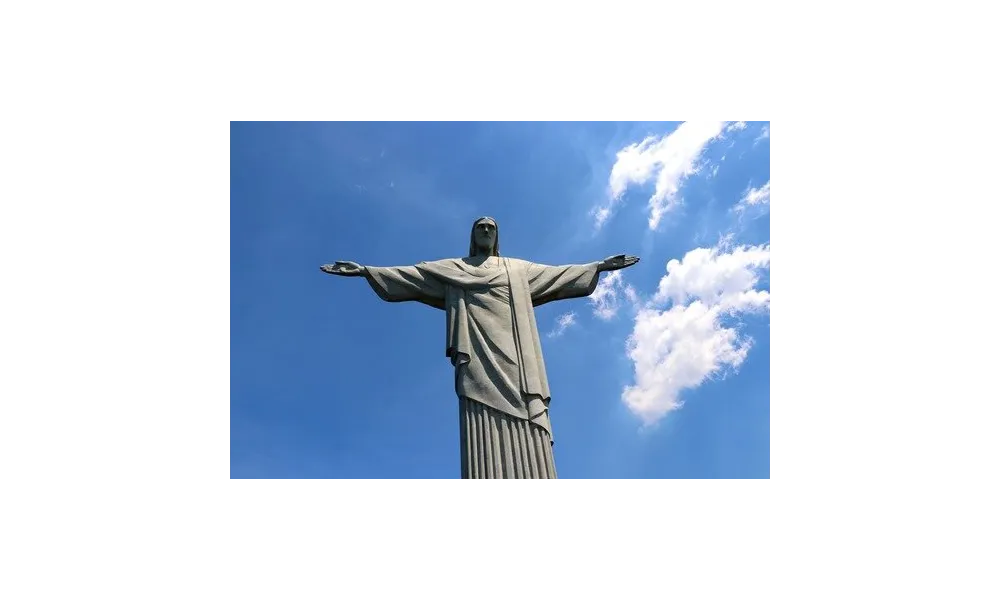 La statue du Christ Rédempteur domine la baie de Rio depuis 1931.