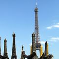 Tours Eiffel en vrac