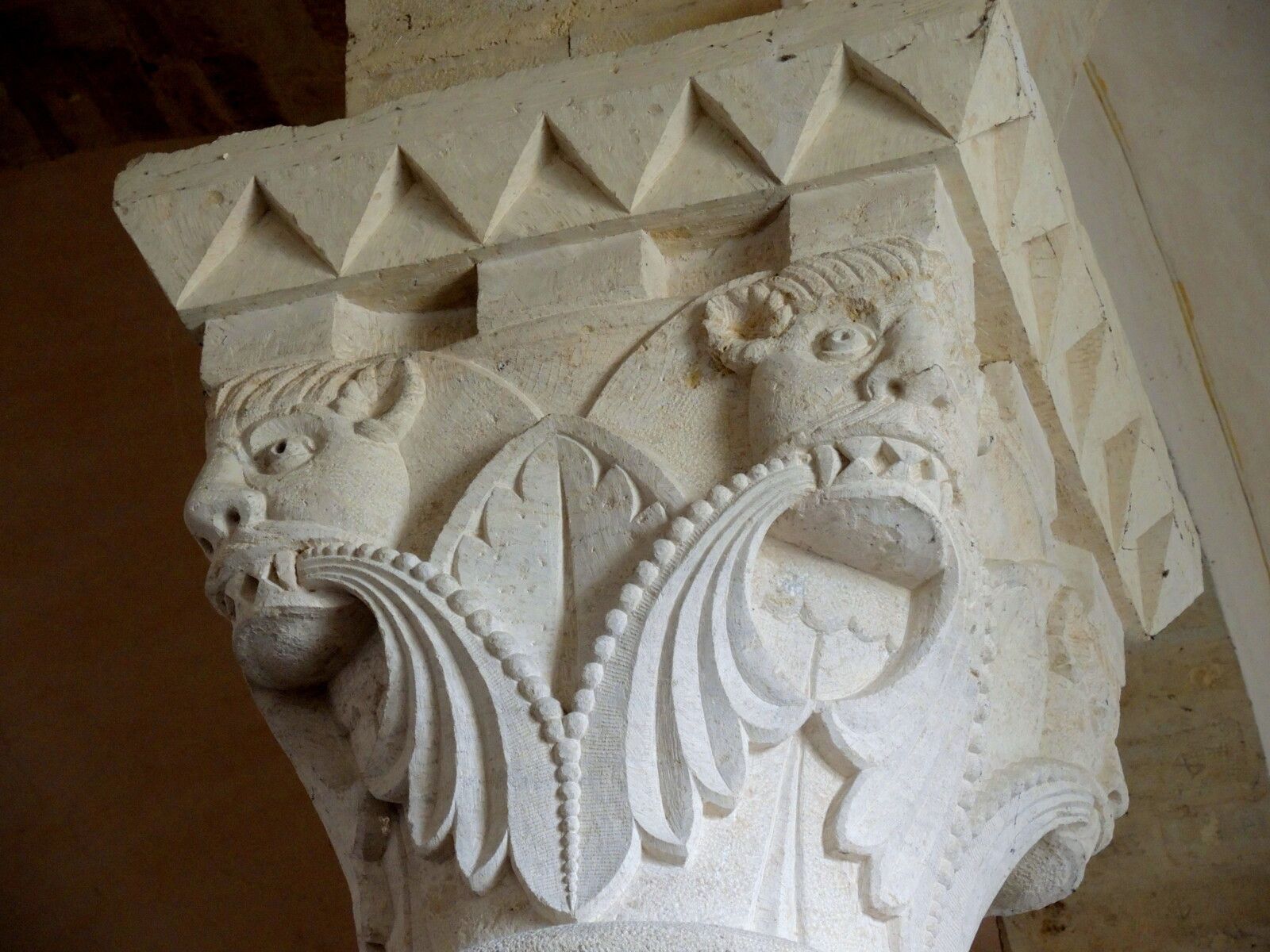 Saint-Révérien, Église Saint-Révérien, chapiteau (58)