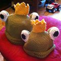 2 petits bonnets grenouilles!!!