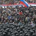 L’est de l’Ukraine s’enflamme : Kharkov exige un référendum, le QG du procureur de Donetsk pris d’assaut.
