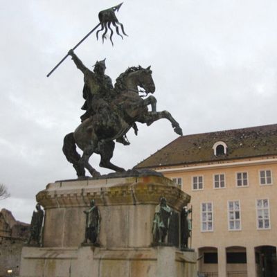 REVUE DE PRESSE NORMANDE au 19 août 2025: La ville de Falaise se prépare à une année 2027 exceptionnelle.