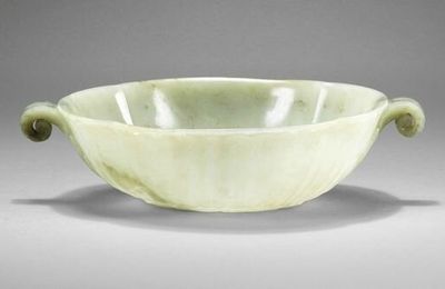 Coupe de style Moghol inscrite en jade céladon, Marque et époque Qianlong, daté 1769