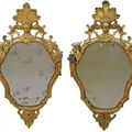 Miroirs de forme chantournée en bois sculpté et doré. Venise, XVIIIe siècle