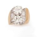 Bague chevalière en diamants, or jaune et platine. Vers 1940.