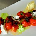 Tomates confites et fracies, mozzarella de Bufflone, espuma basilic et Glace à l'huile d'olive