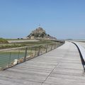 Le Mont-Saint-Michel : ouverture du nouveau pont-passerelle aux piétons - mardi 22 juillet 2014