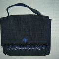 Cartable jean customisé perles bleues : 25,00+5,50= 30,50 €