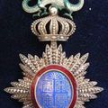 Ordre Impérial du Dragon de l'Annam - Bijou de commandeur, étoile en vermeil et émail, France, premier quart du xxe siècle.