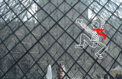 Pyramide du Louvre - DélireMan - Toujours plus haut