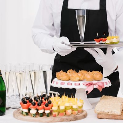 Service événementiel : comment un maître d’hôtel gère les régimes alimentaires complexes et de dernière minute