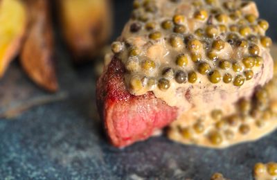 Steak au poivre vert