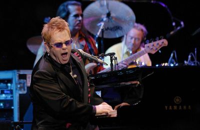 Elton John Rocks !