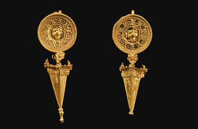 A Pair of Greek Gold Earrings, Magna Graecia, circa late 4th-early 3rd  Century B.C.