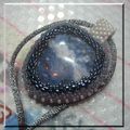 un pendentif en sodalite