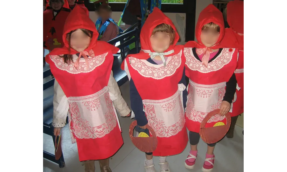 CARNAVAL CHAPERON ROUGE