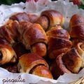 Rogeleh (petits croissants en pâte à brioche fourrés de chocolat)