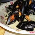 LES MOULES À LA CRÈME