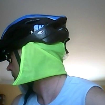 Casque à protection solaire intégrée ;)