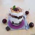 Trifle aux cerises, fromage blanc & chocolat façon « forêt-noire »
