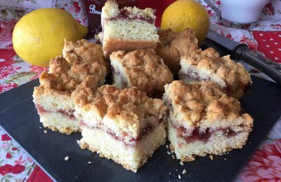 Gâteau citron confiture de fraise, façon crumb-cake (biscuits Algérien)