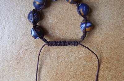 Bracelet macramé façon lapis lazuli