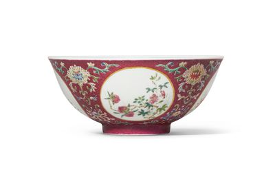 A famille-rose 'Flowers and fruit' medallion sgraffiato ruby-ground bowl, Daoguang seal mark and period (1821-1850)