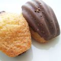 Madeleines en coque de chocolat au lait au sésame