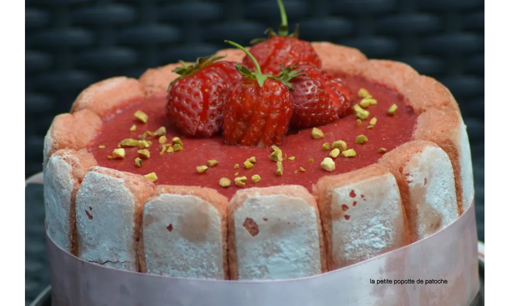 CHARLOTTE  aux FRAISES  & BISCUITS DE REIMS 