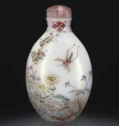An Enameled White Glass Snuff Bottle. Imperial, Attributed To Yangzhou, Qianlong Four-Character Seal Mark In Pale Iron Red And L