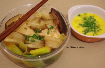 Recette japonaise: Suki-yaki au tofu, radis blanc, poireau et chou chinois.