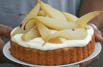 Gâteau façon tarte, à la poire confite, pavot et mascarpone