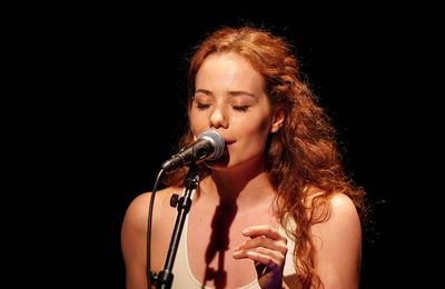 OFF Avignon 2024 / T'as fait danser ma planète - La Scala Provence : Roxane Le Texier aligne nos planètes