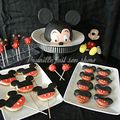 Mini sweet table Mickey ou assortiment de pâtisseries sur le thème de Mickey Mouse...