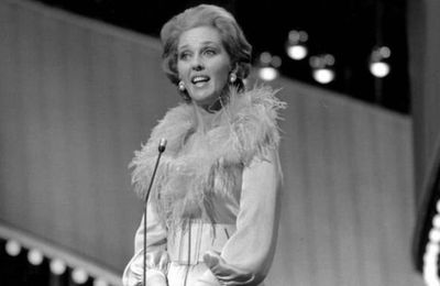 Décès de Katie Boyle, présentatrice de l'Eurovision en 1960, 1963, 1968 et 1974