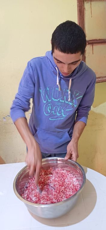 La réalisation d'une confiture de grenades et sa dégustation