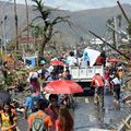 SUPER TYPHON YOLANDA.LE PLUS TERRIBLE TYPHON DE TOUTE L'HISTOIRE;TACLOBAN MEURTRIT