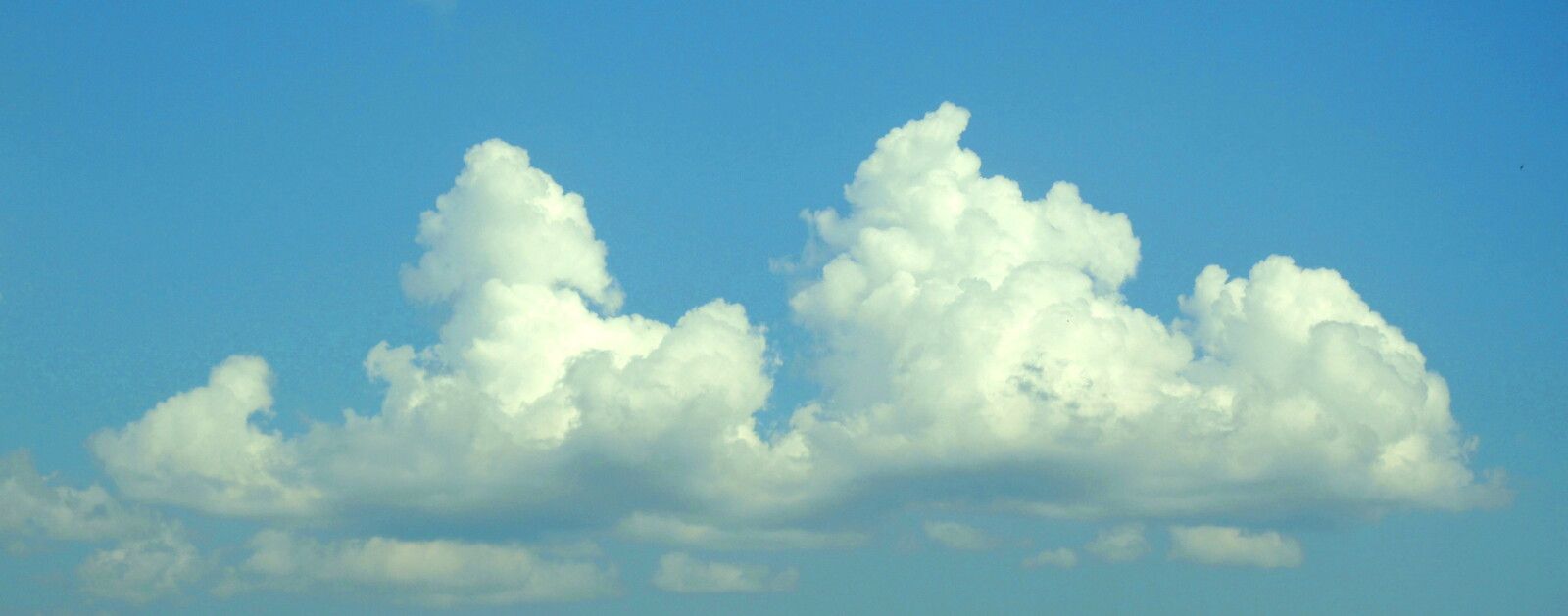 Sur la route, nuages en formation. (58)