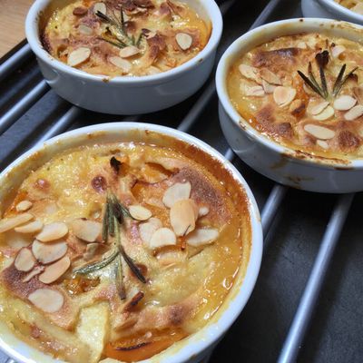 Gratin d'abricots-nectarines blanches 