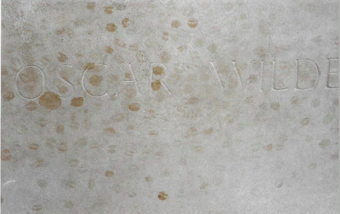 Paris cimetière du Père Lachaise, tombe d'Oscar Wilde. (75)