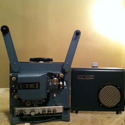 Projecteur Eiki 16mm